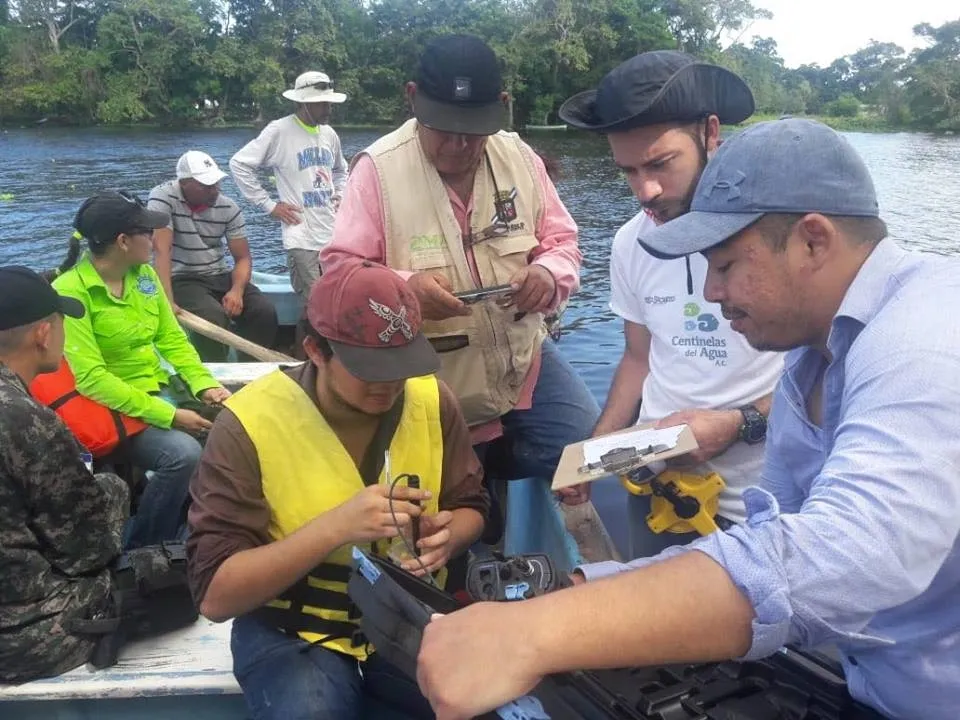 Investigadores Centinelas del Agua